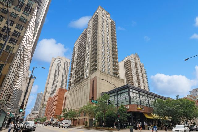 630 N  State St #1105, Chicago, IL 60654