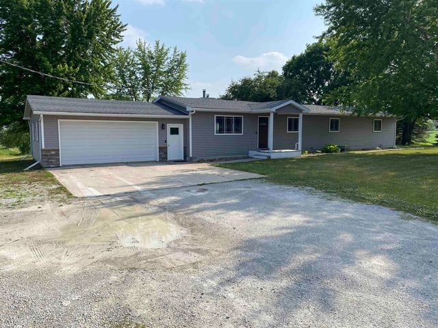 2140 220th St, Independence, IA 50644