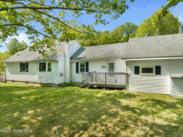 207 Old Road, Cropseyville, NY 12052