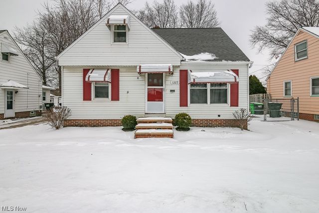 1329 Craneing Rd, Wickliffe, OH 44092