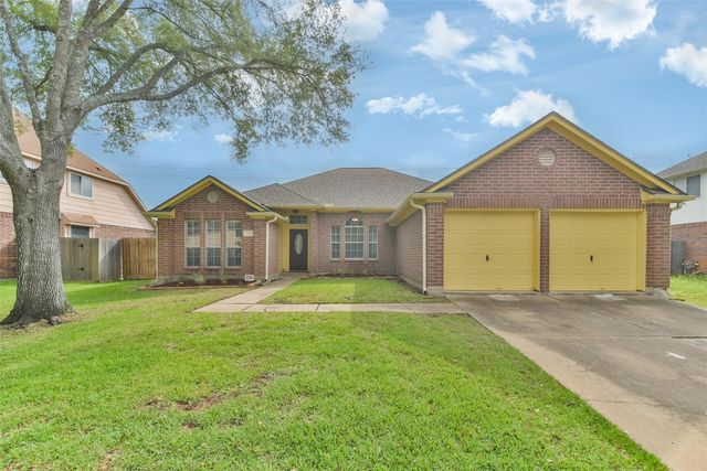 2915 Downing St, Pearland, TX 77581