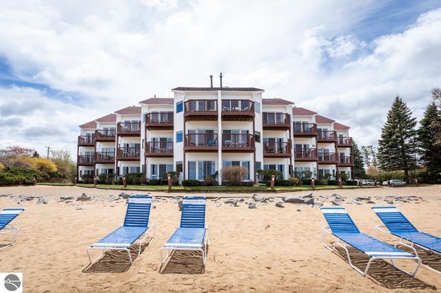 1995 N  US Highway 31 N #109, Traverse City, MI 49686