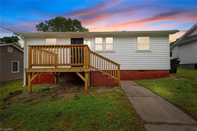 512 Carroll St, Thomasville, NC 27360