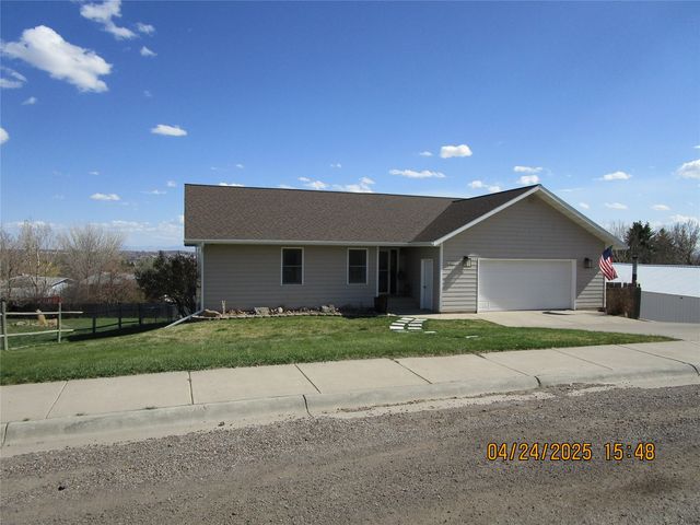 916 Valley View Dr, Great Falls, MT 59404