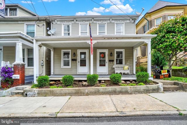 75 E  Main St, Dallastown, PA 17313