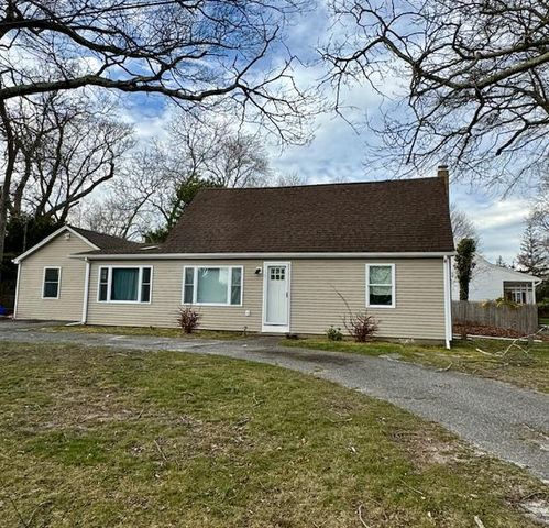 52 Woodberry Rd   E, Patchogue, NY 11772