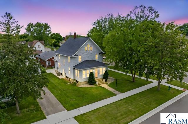306 E  3rd St, Blue Earth, MN 56013