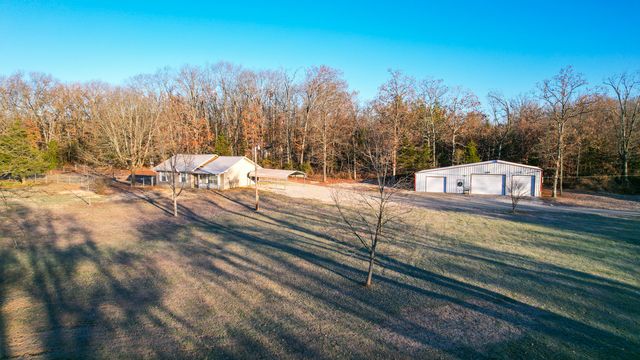 7227 Private Road 1830, West Plains, MO 65775