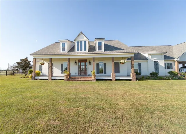 3713 Vidrine Rd, Ville Platte, LA 70586