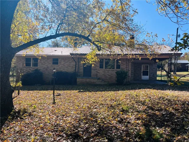 2061 Friendship Rd, Waldron, AR 72958
