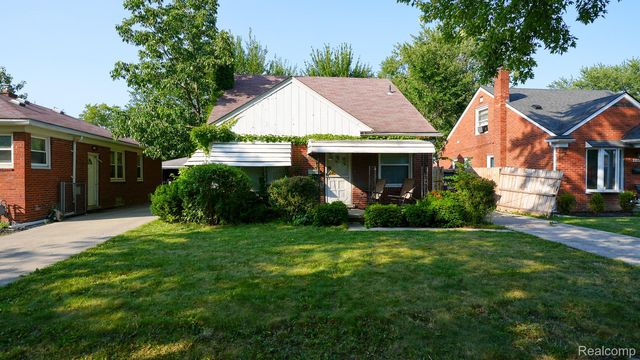 21365 Newcastle Rd, Harper Woods, MI 48225