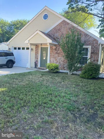 162 Huntington Dr, Southampton, NJ 08088