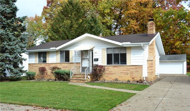 5565 Andover Blvd, Garfield Heights, OH 44125