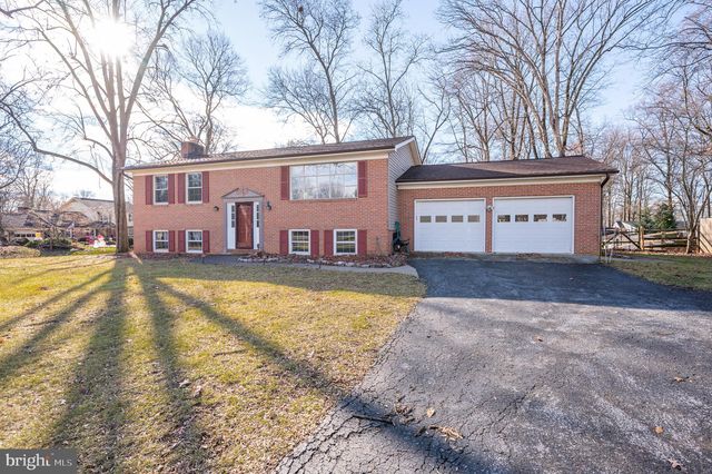 21 Captain Baird Ct, Charles Town, WV 25414