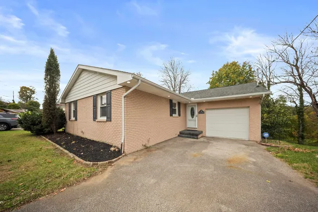 118 Parkway Dr, Huntington, WV 25705