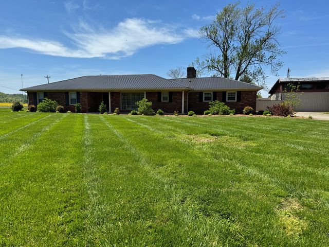734 Country Club Dr, Lebanon, KY 40033