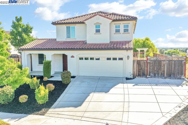 652 Capilano Dr, Brentwood, CA 94513