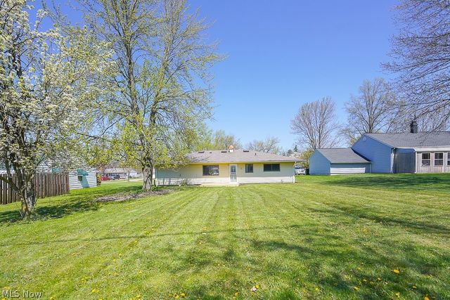 23300 Cranfield Rd, Bedford Heights, OH 44146