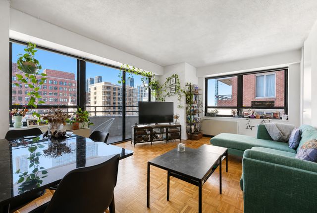 240 E  47th St #16A, New York, NY 10017