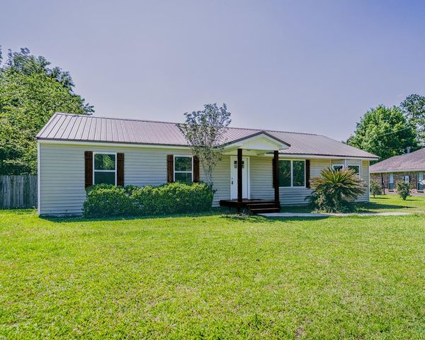 1103 Hide A Way Ln, Carriere, MS 39426