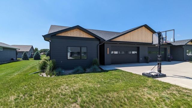 1805 20th Ave W, Spencer, IA 51301