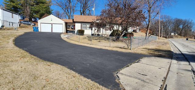 590 Wilson Ave, Collinsville, IL 62234