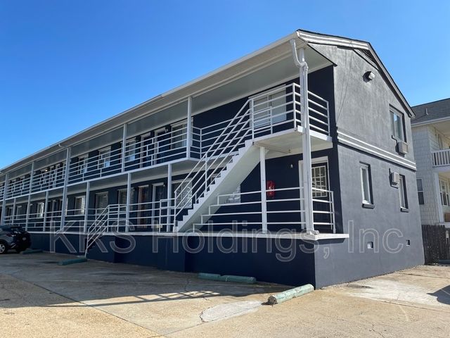611 W  Ocean View Ave #4, Norfolk, VA 23503