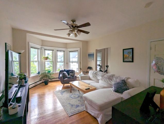 15 Howe St #2, Somerville, MA 02145