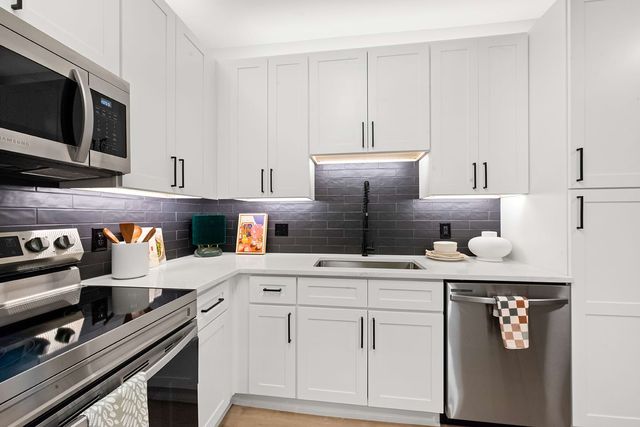 2225 Hawkins St #140, Charlotte, NC 28203