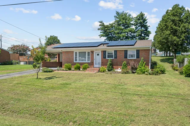 2812 Arrington Dr NE, Roanoke, VA 24012
