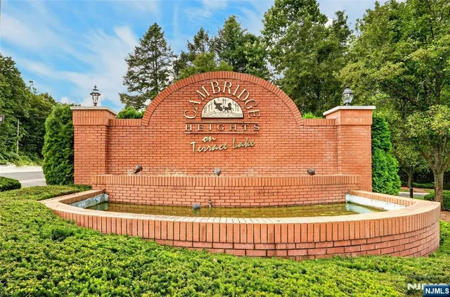 486 Cambridge Dr, Butler, NJ 07405