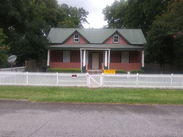 209 E  10th St, Greensboro, FL 32330