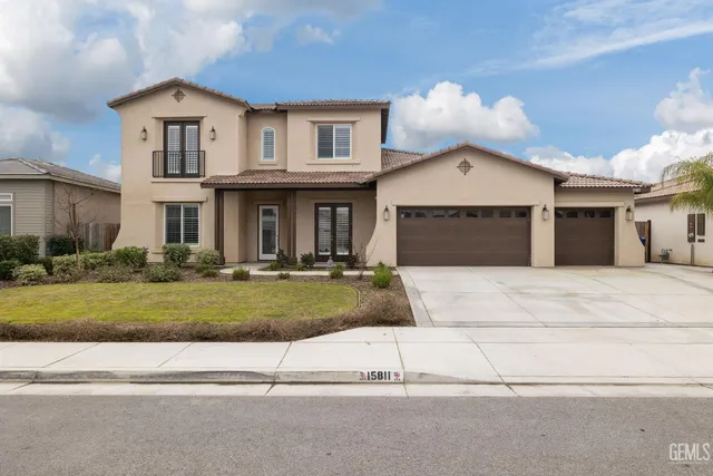 15811 Waterford St, Bakersfield, CA 93314