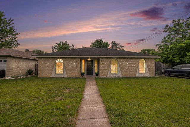16515 Forest Bend Ave, Friendswood, TX 77546