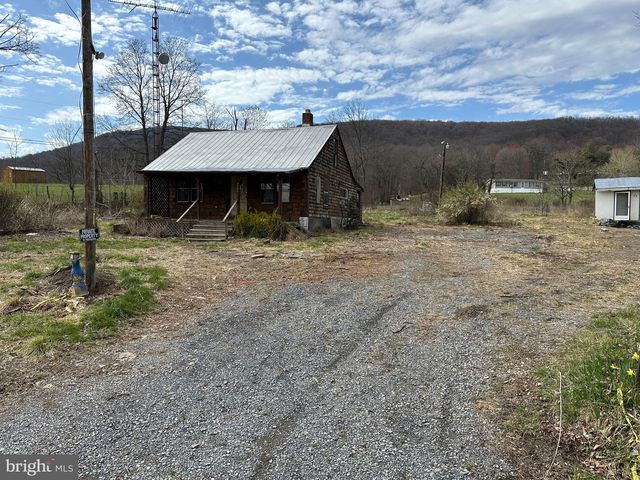 3088 Mountain View Rd, Purgitsville, WV 26852