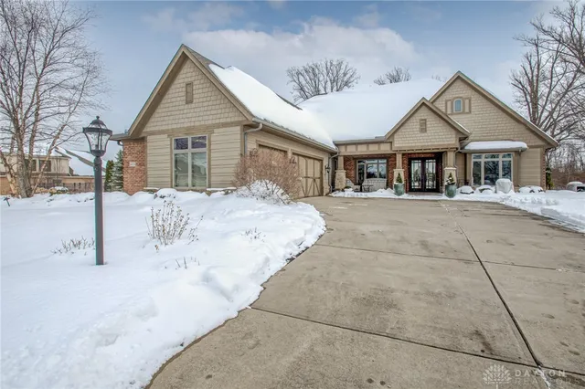 9428 Old Bridge Dr, Dayton, OH 45458