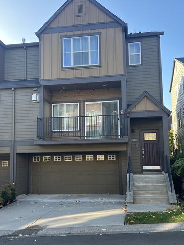 10925 SW Briarwood Pl #1, Portland, OR 97223