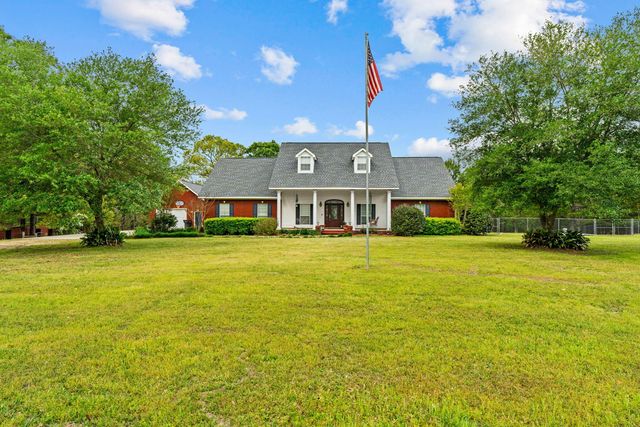 65 Foster Rd, Sumrall, MS 39482
