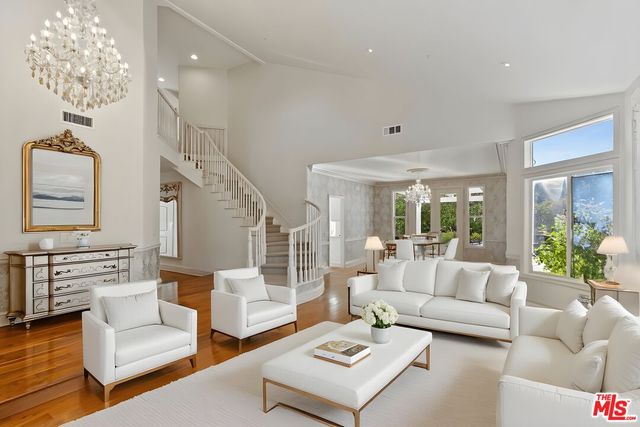 3900 Hilton Head Way, Tarzana, CA 91356