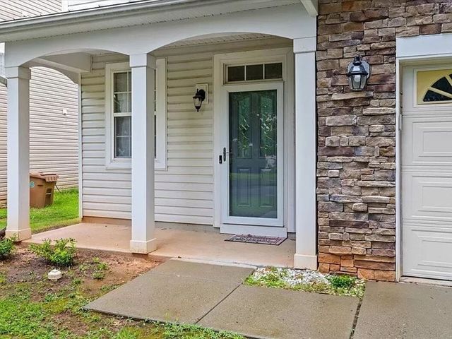 120 Milpass Dr, Holly Springs, NC 27540