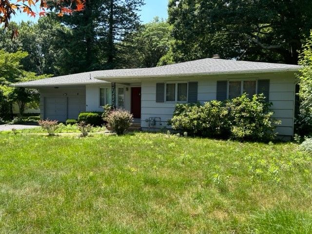 43 Allwood Dr, Rochester, NY 14617
