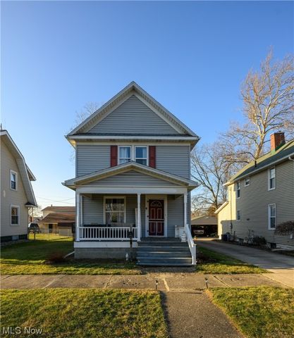 227 W  9th St, Dover, OH 44622