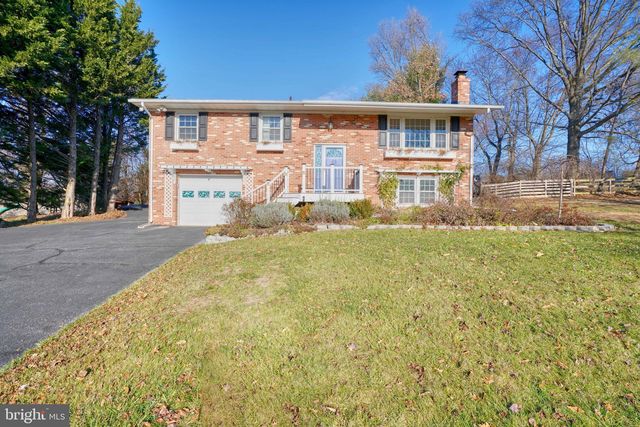 3905 Skyview Dr, Mount Airy, MD 21771