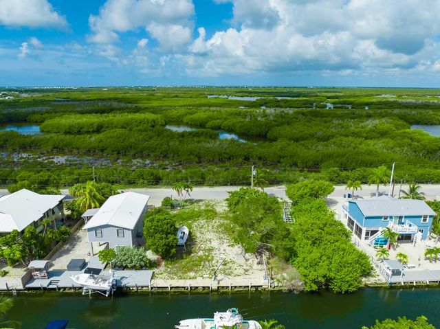 2211 San Sebastian Dr, Big Pine Key, FL 33043