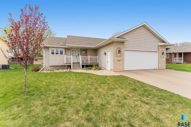 1909 S  Grinnell Ave, Sioux Falls, SD 57106