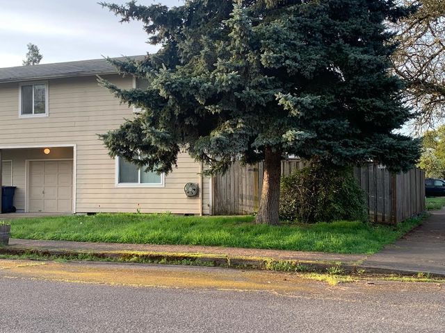 861 W  9th Ave, Junction City, OR 97448