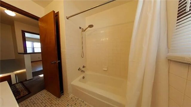 3237 Douglas Dr N, Crystal, MN 55422