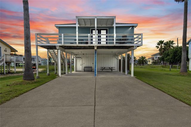 16622 John Silver Rd, Jamaica Beach, TX 77554