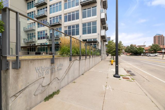 120 SW 5th St #207, Des Moines, IA 50309