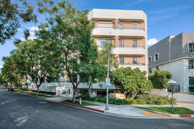 450 N  Maple Dr #202, Beverly Hills, CA 90210